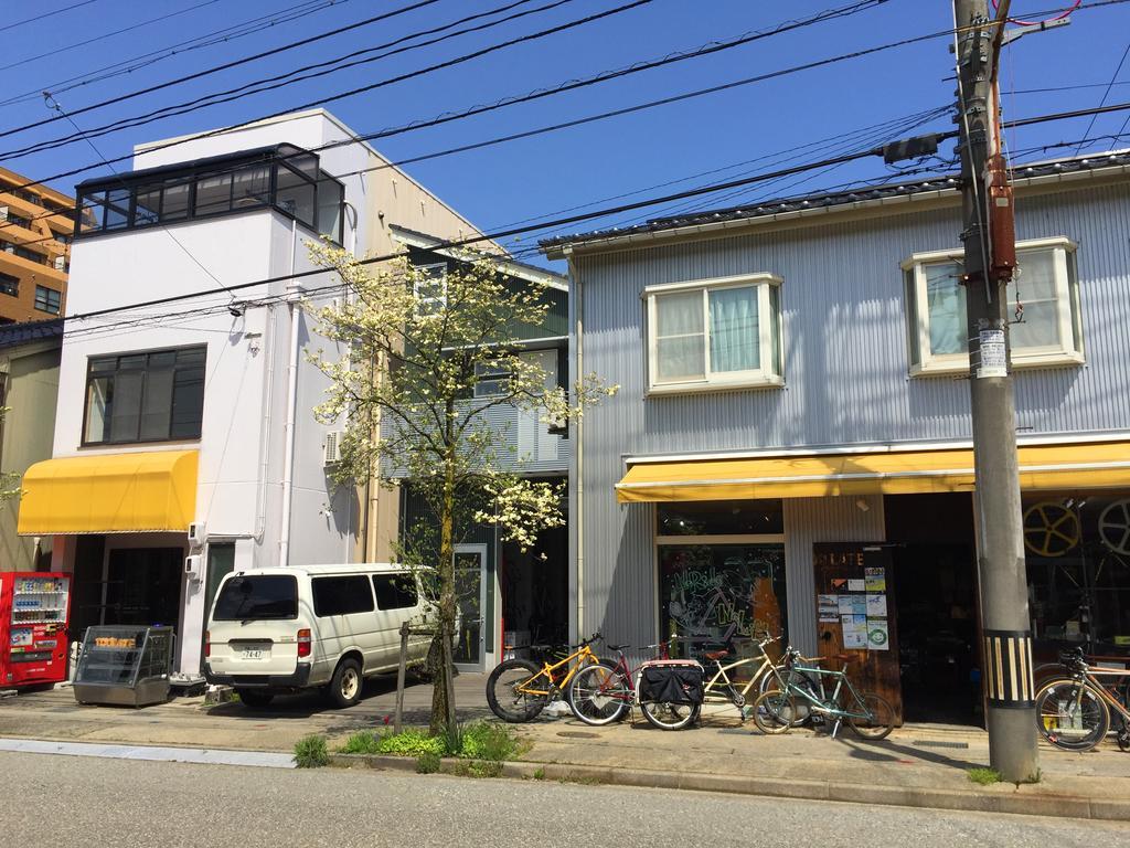 Toolate Guesthouse Toyama Station Zewnętrze zdjęcie